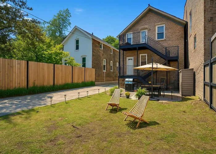 Newly Updated Vintage 6 Bedroom Single Family Home Chicago